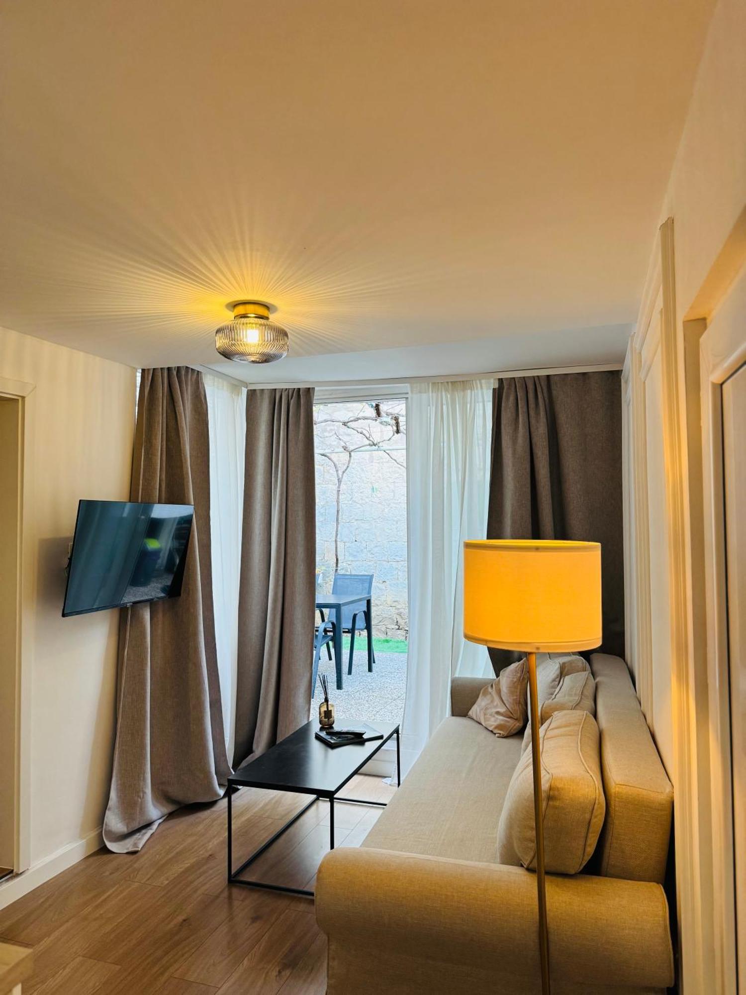 Apartment Stari Dvor Каштела Екстер'єр фото