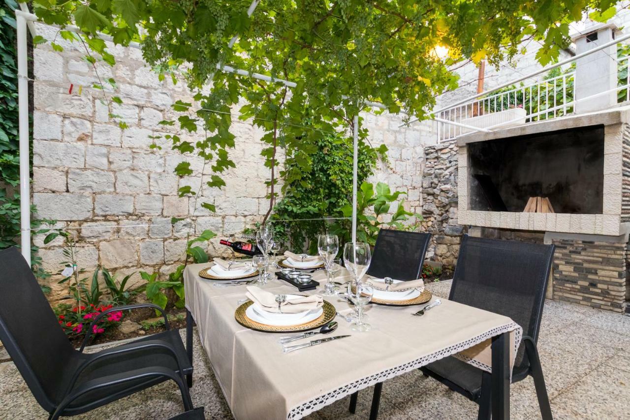 Apartment Stari Dvor Каштела Екстер'єр фото