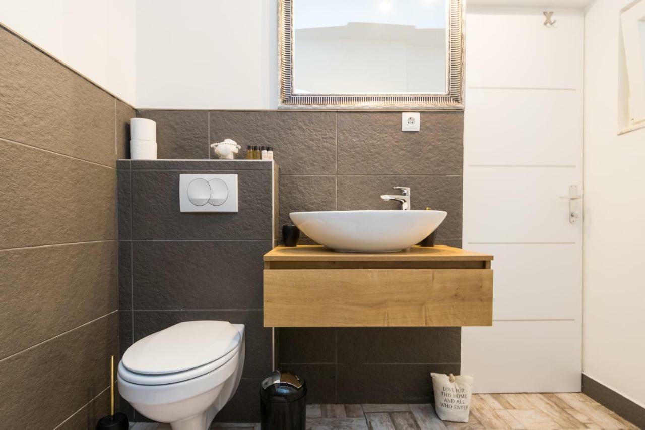 Apartment Stari Dvor Каштела Екстер'єр фото