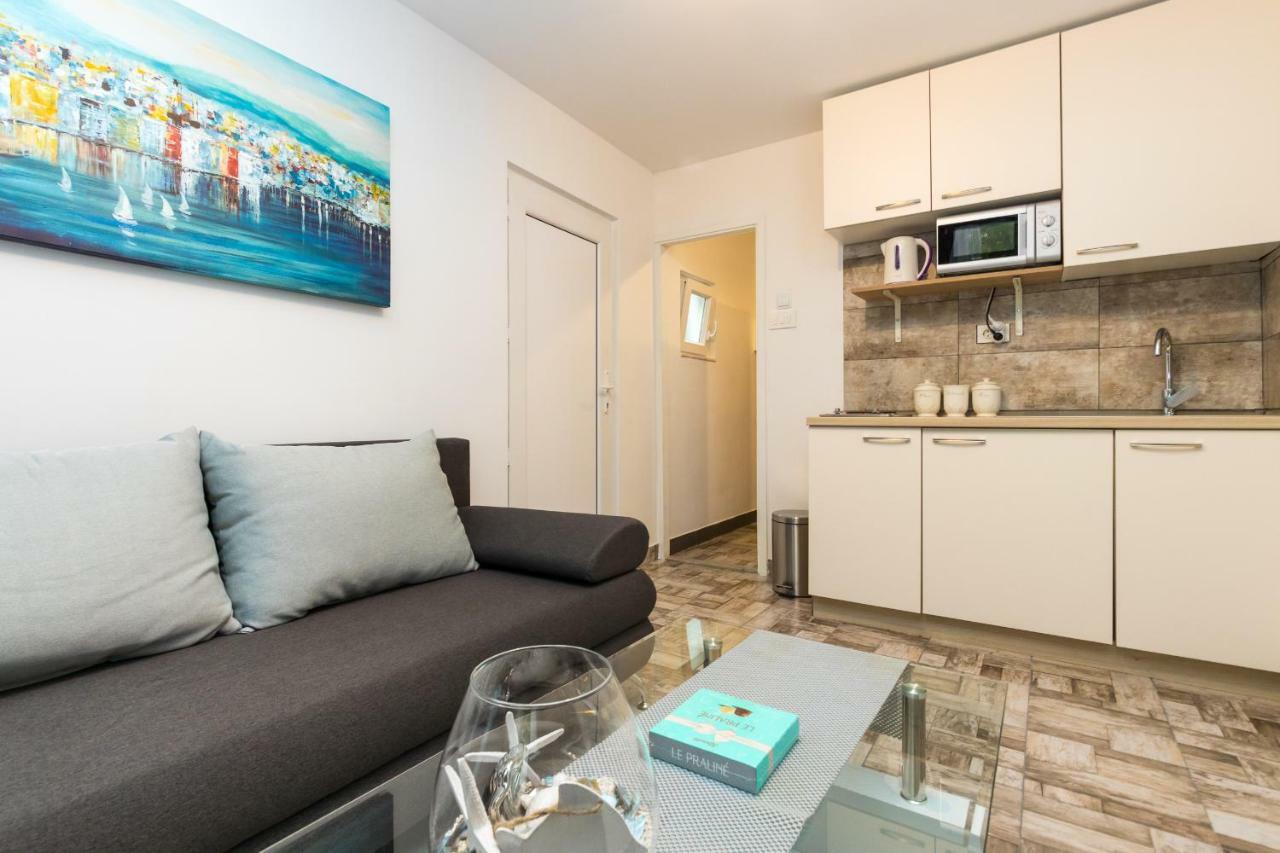 Apartment Stari Dvor Каштела Екстер'єр фото