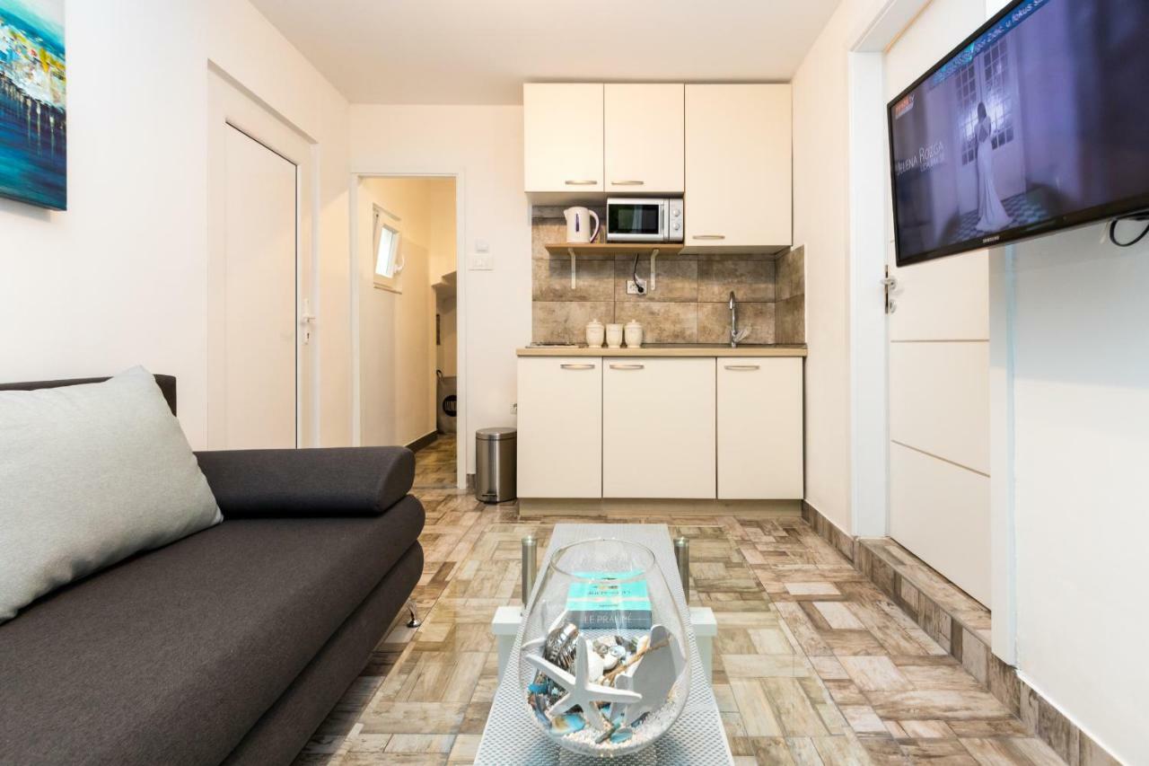 Apartment Stari Dvor Каштела Екстер'єр фото